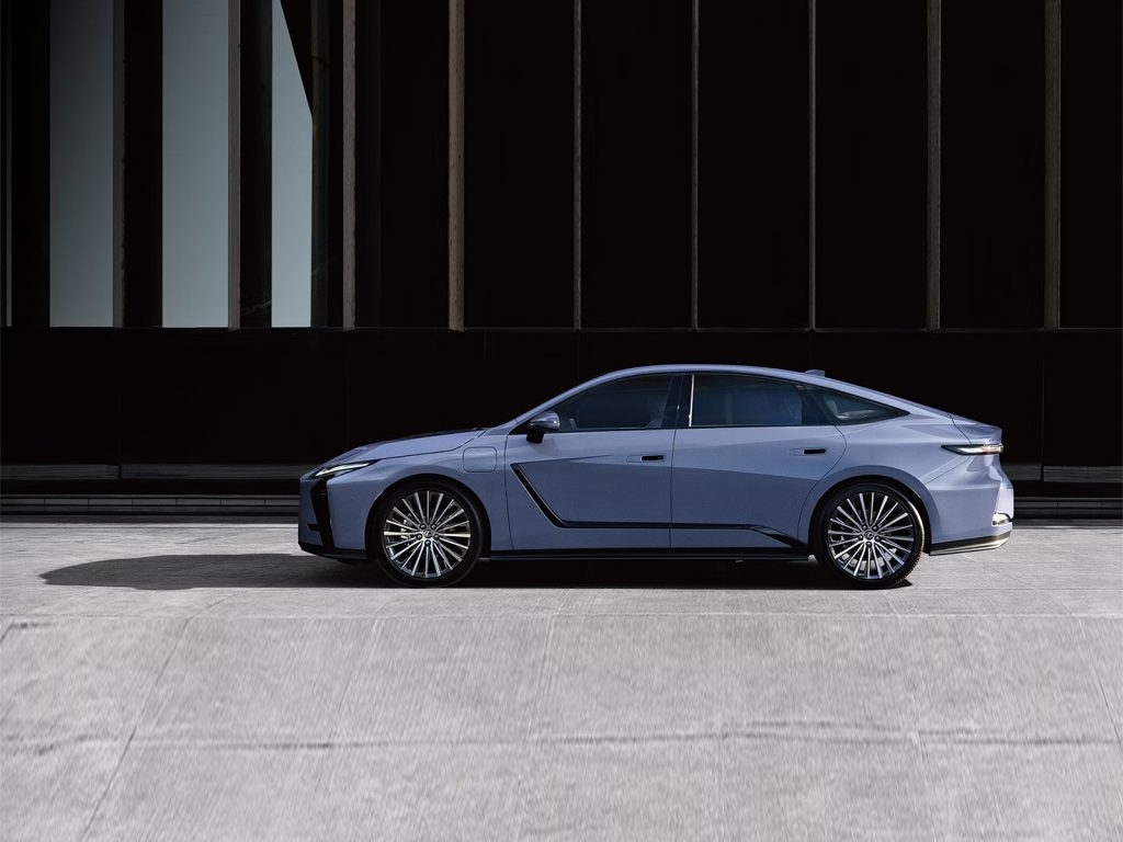 Đánh giá Lexus LM: chuyên cơ mặt đất